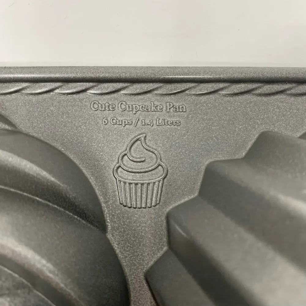 Nordicware 3D Cute Cupcake cake pan 6 cups